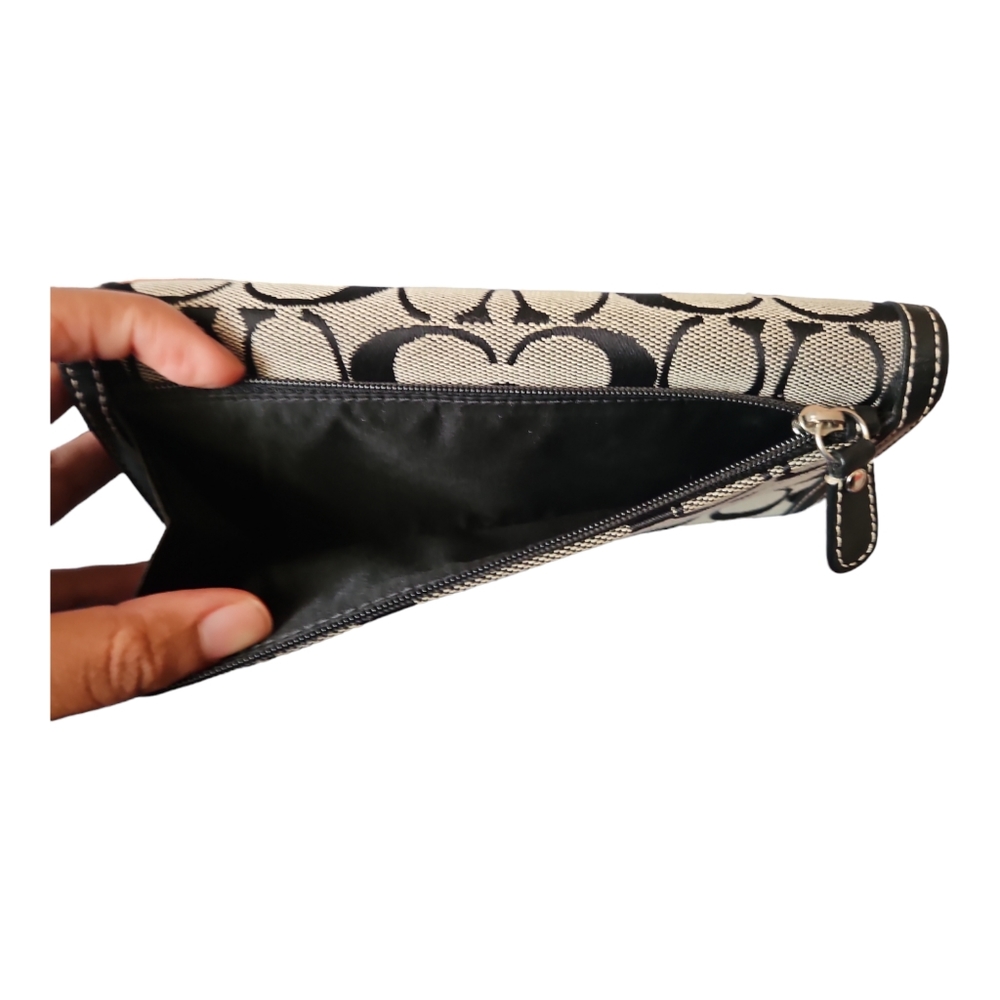 Coach Wallet - Picture 3 of 9